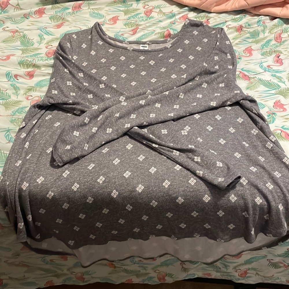 Gray Old Navy long sleeve